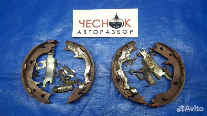 Колодки ручника / пружинки Dodge Caliber