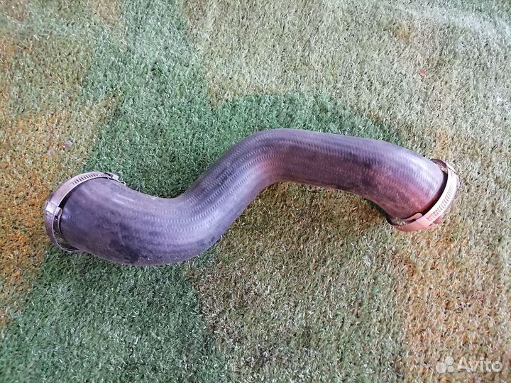 Патрубок интеркулера 8E0145737Q Audi A4 B7 8ED