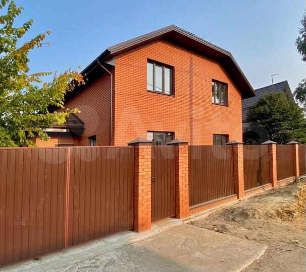 Дом 194 м² на участке 6,5 сот.