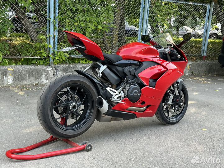 Ducati Panigale V2