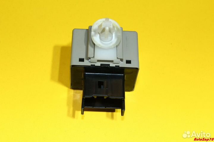 Lexus RX450h Реле поворота