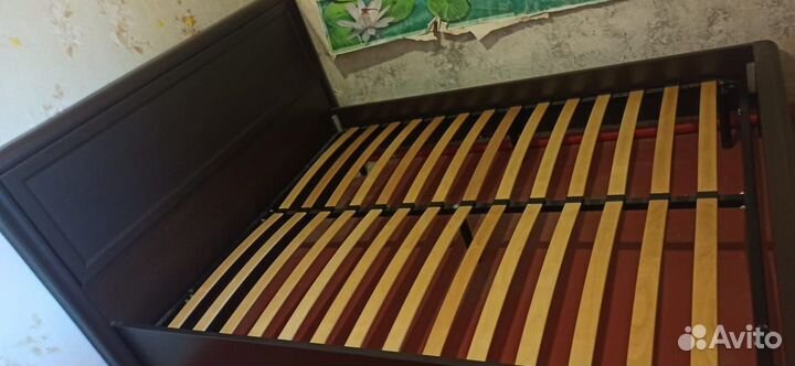 Продам кровать с матрасом