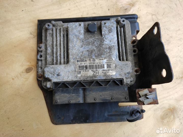 Эбу Z17DTH 55556829 ZH на Опель Астра Н