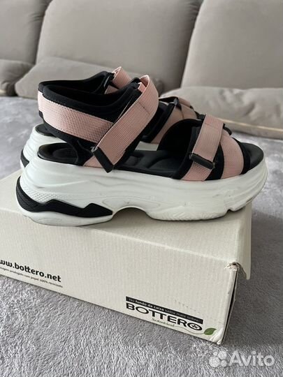 Сандалии для девочки