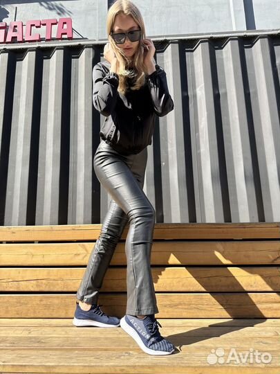 Кроссовки женские новые