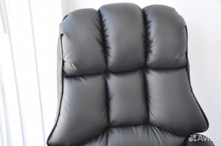 Офисное кресло 