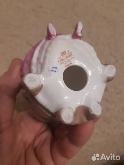 Статуэтка фарфоровая