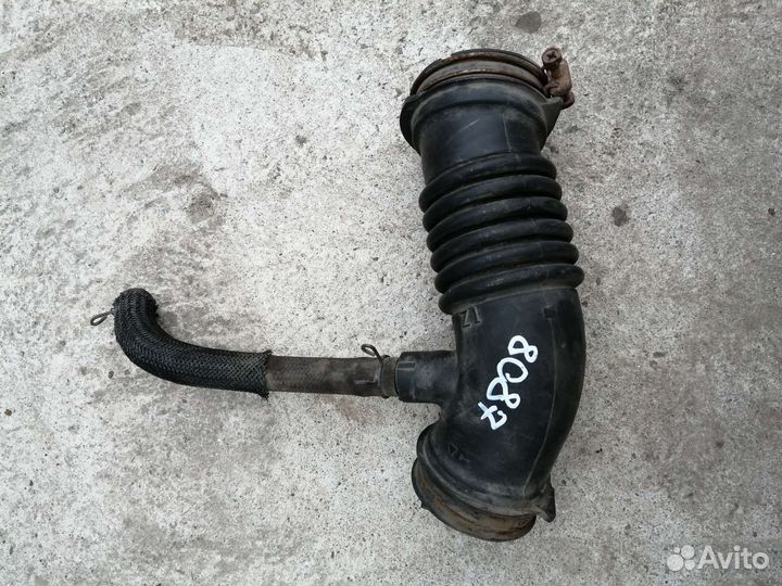 Патрубок воздушного фильтра Toyota Corolla