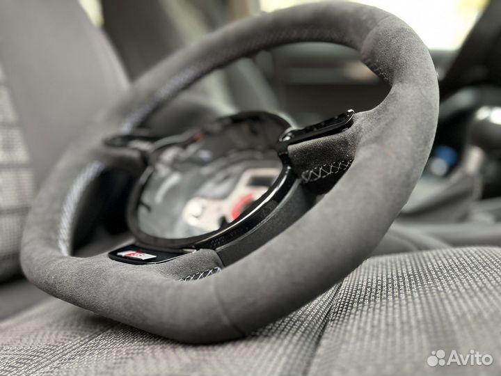 Спортивный скошенный руль ауди s line алькантара