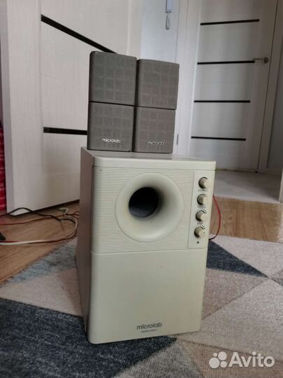 Сабвуфер и колонки Microlab