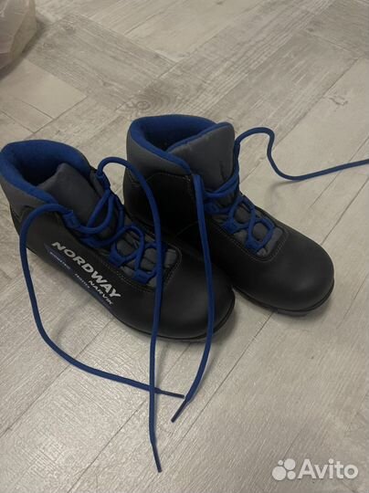 Лыжные ботинки