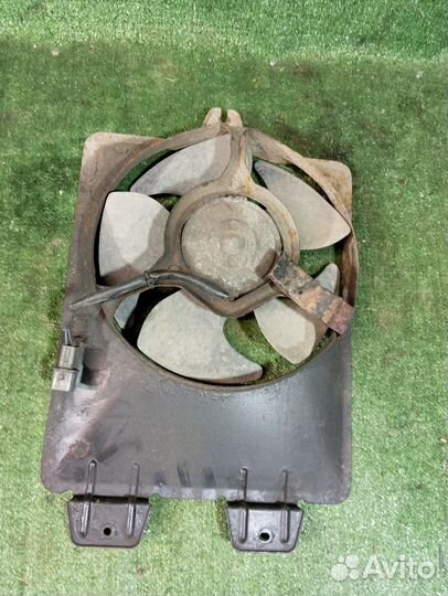 Вентилятор кондиционера Mitsubishi Carisma