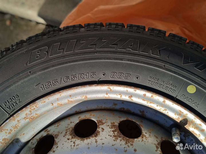 Bridgestone Blizzak VRX 185/65 R15 88S