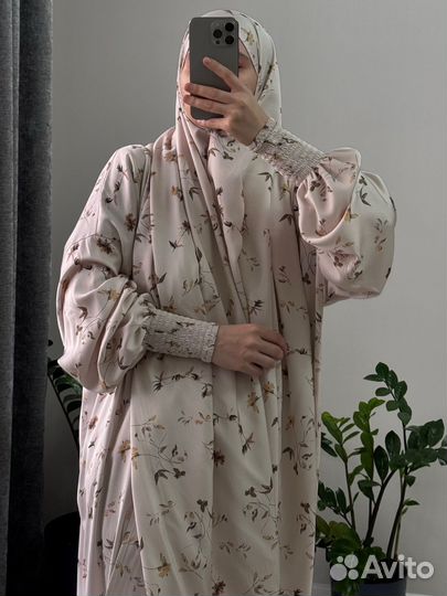 Намазное платье с шарфом