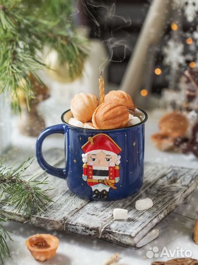 Чашка с декором щелкунчик