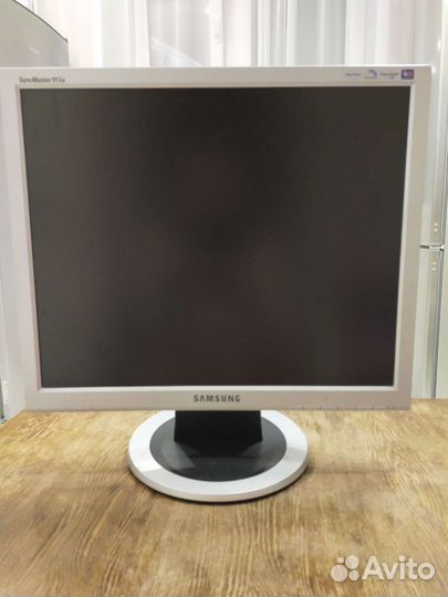 Монитор Samsung