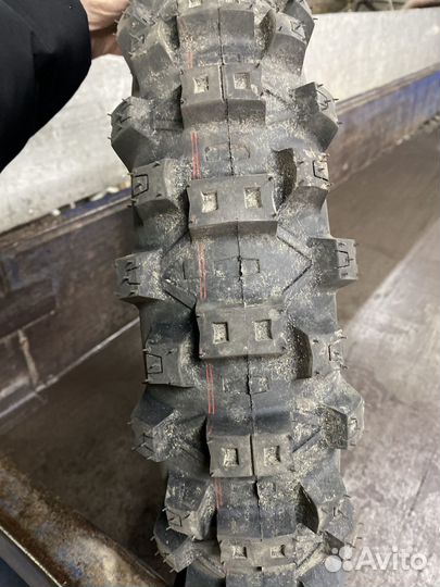 Продам кроссовую резину на 16