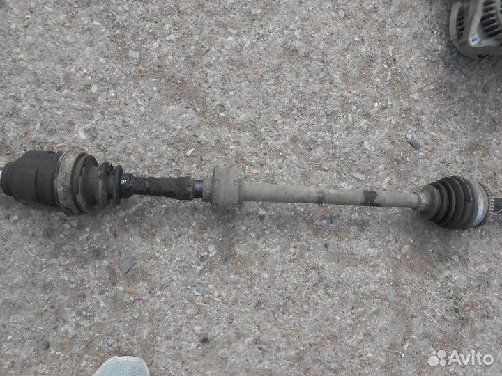 Привод передний правый Toyota Corolla 120 4ZZ 2006