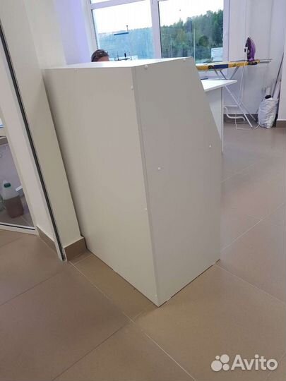 Стойка ресепшн