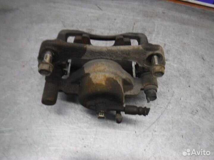 Суппорт передний левый Mazda 6 L8 2006