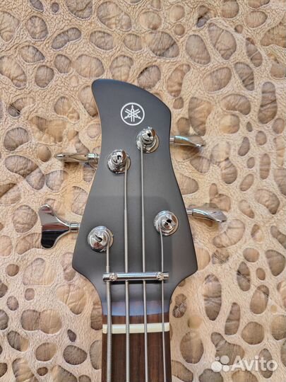 Бас гитара Yamaha trbx174