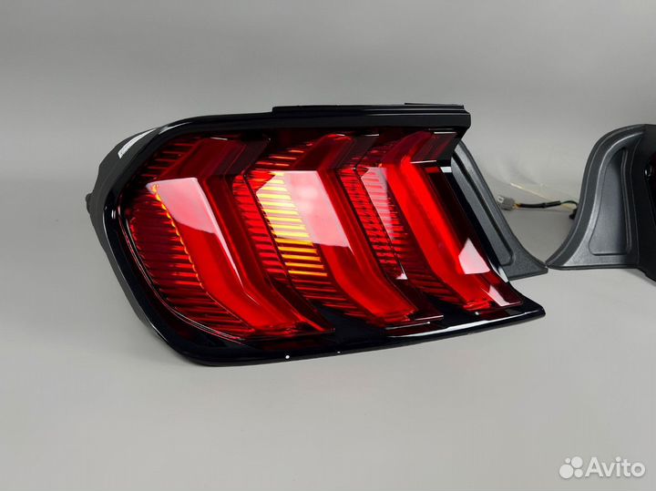 Стопы Ford Mustang 6 с13г Красные Vland