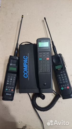 Винтажный мобильный телефон 