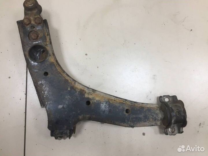 Рычаг левый передний Daewoo Nexia