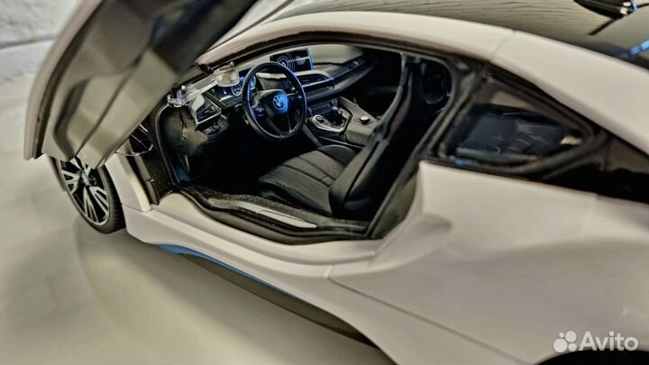 Машинка радиоуправляемая точная копия BMW i8