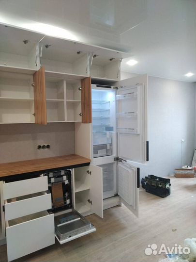 Кухня новая угловая