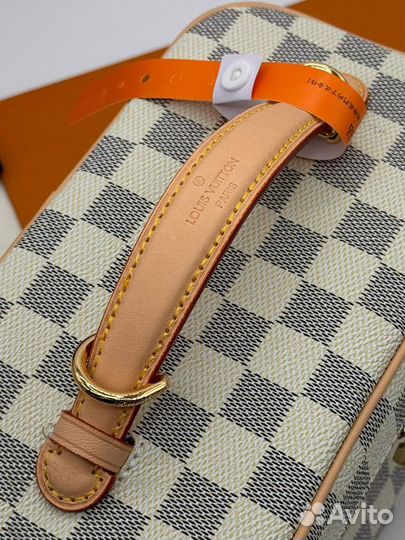 Косметичка Louis Vuitton белая шашка