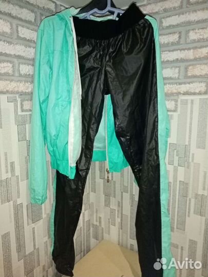 Спортивный костюм женский