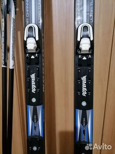 Комплект беговых лыж с ботинками, палками