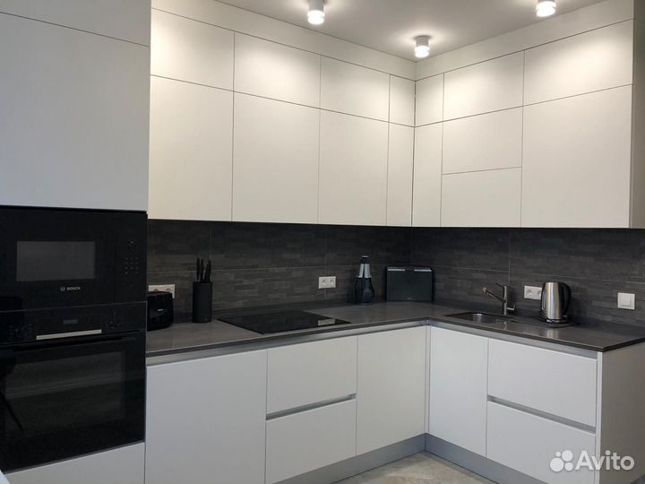 Угловая кухня на заказ. Производство