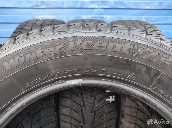 Hankook Winter I'Cept IZ2 215/65 R17 99H