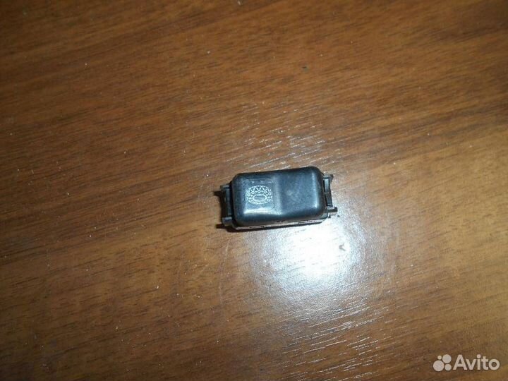 Кнопка антипробуксовочной системы Mercedes Benz W