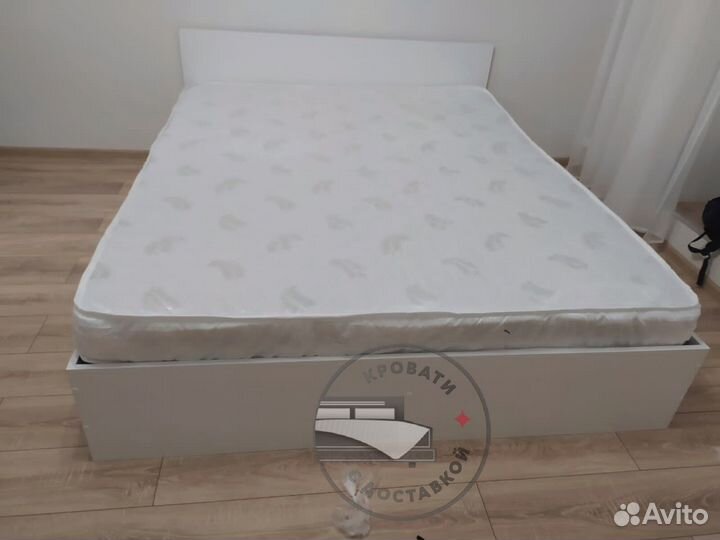 Кровать двухспальная