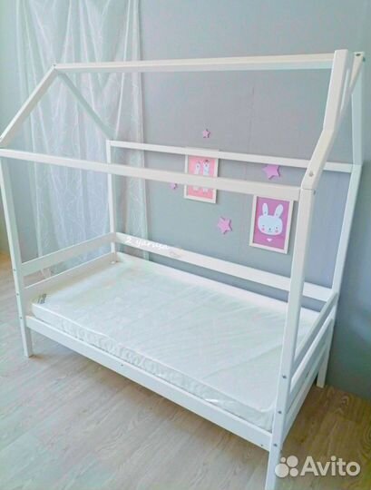 Детская кровать домик