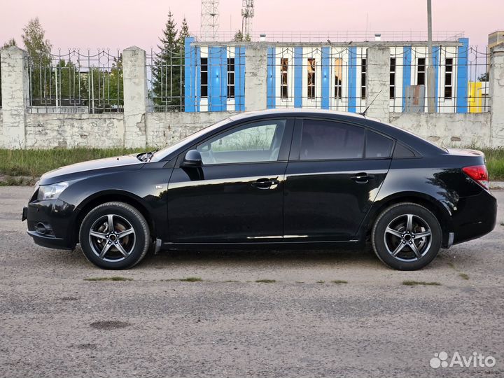 Chevrolet Cruze 1.8 МТ, 2010, 180 000 км