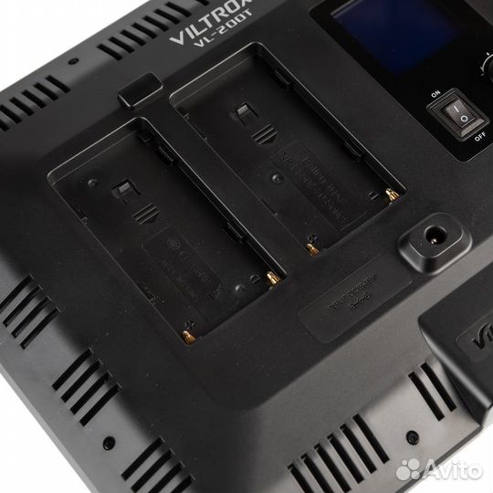 Осветитель светодиодный viltrox VL-200T