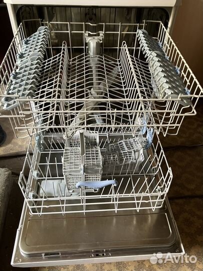 Продам посудомоечную машину