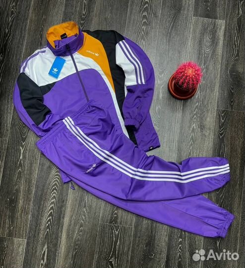 Спортивный костюм adidas