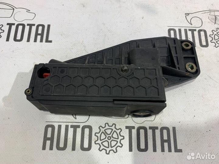 Механизм блокировки АКПП Bmw 745 E65 N62B44 2004