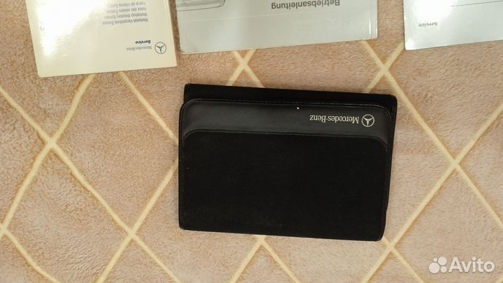 Сумка с сервисными книгами w124