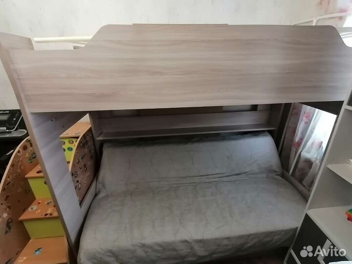 Двухъярусная кровать бу с матрасами
