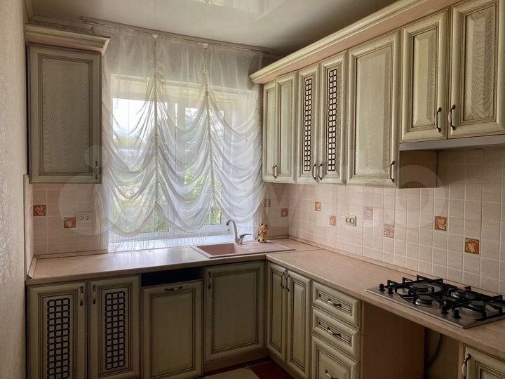 3-к. квартира, 64 м², 1/2 эт.