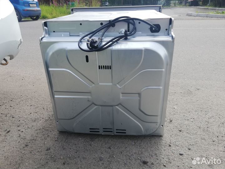 Дух. шкаф новый. Electrolux eof3h50x