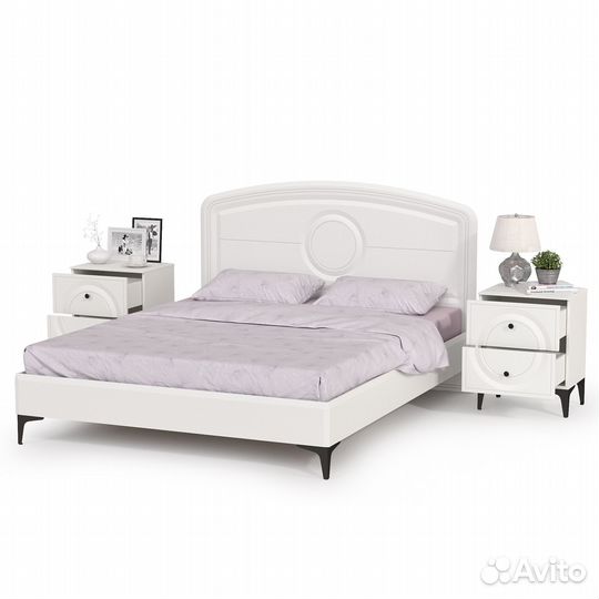 Кровать Валенсия 1600 с ортопедическим основанием и двумя тумбочкаами, цвет белый шагрень