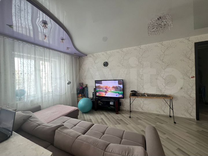 2-к. квартира, 63 м², 3/16 эт.