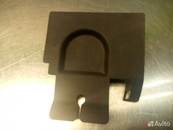 Заглушка сиденья задняя правая Mitsubishi